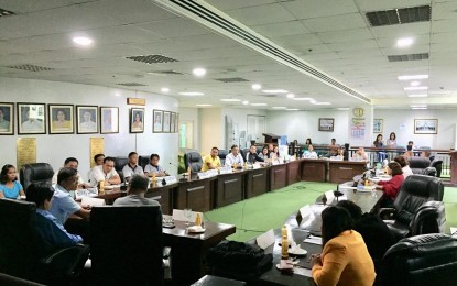 <p><strong>PROBE.</strong> The Committee on Justice, Good Government, and Human Rights of the Sangguniang Panlalawigan (SP) investigates the alleged sub-standard housing project in Concepcion, Iloilo for victims of Typhoon Yolanda on Monday (May 28). <em>(Photo by Cindy Ferrer)</em></p>